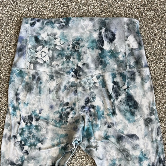 Lululemon Align High Rise Kaleidofloral Multicolor 25” Leggings, Size 6 - Picture 6 of 8